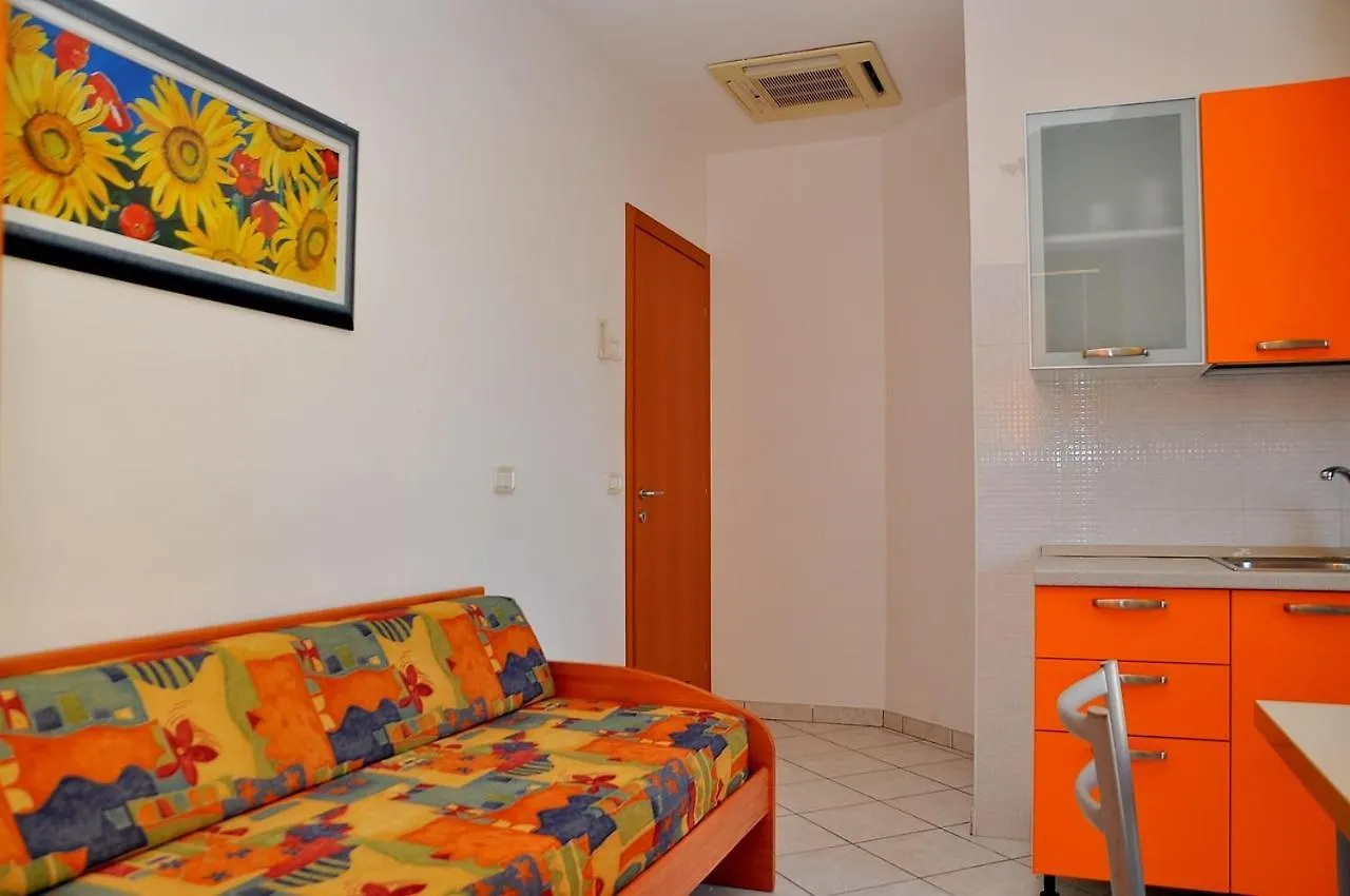 Renewed Flat In A Seafront Building With Pool Apartment Bibione