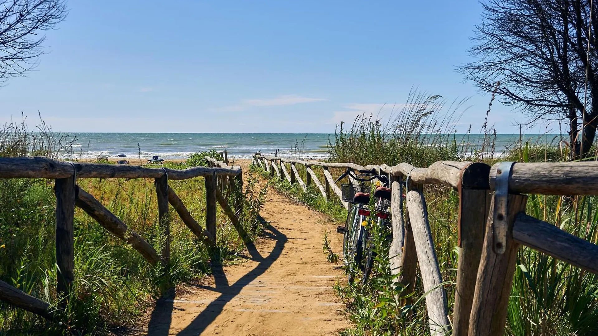 Renewed Flat In A Seafront Building With Pool Apartment Bibione